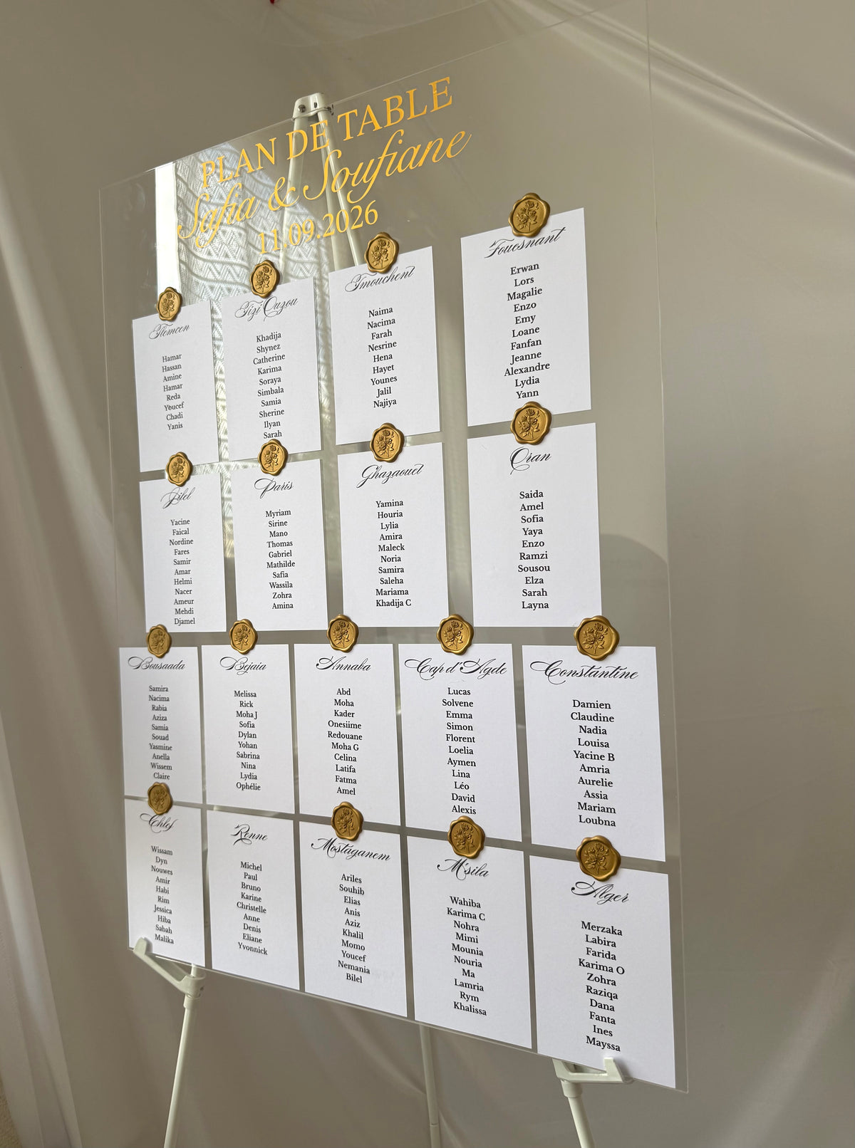 Plan de table personnalisé en plexiglas ✨
