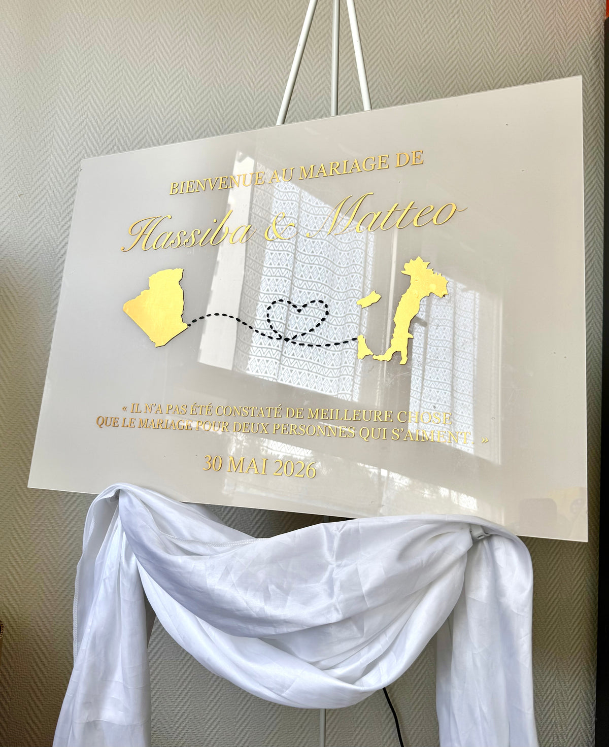 Panneau de bienvenue mariage en plexiglass | Modèle Wisal ✨