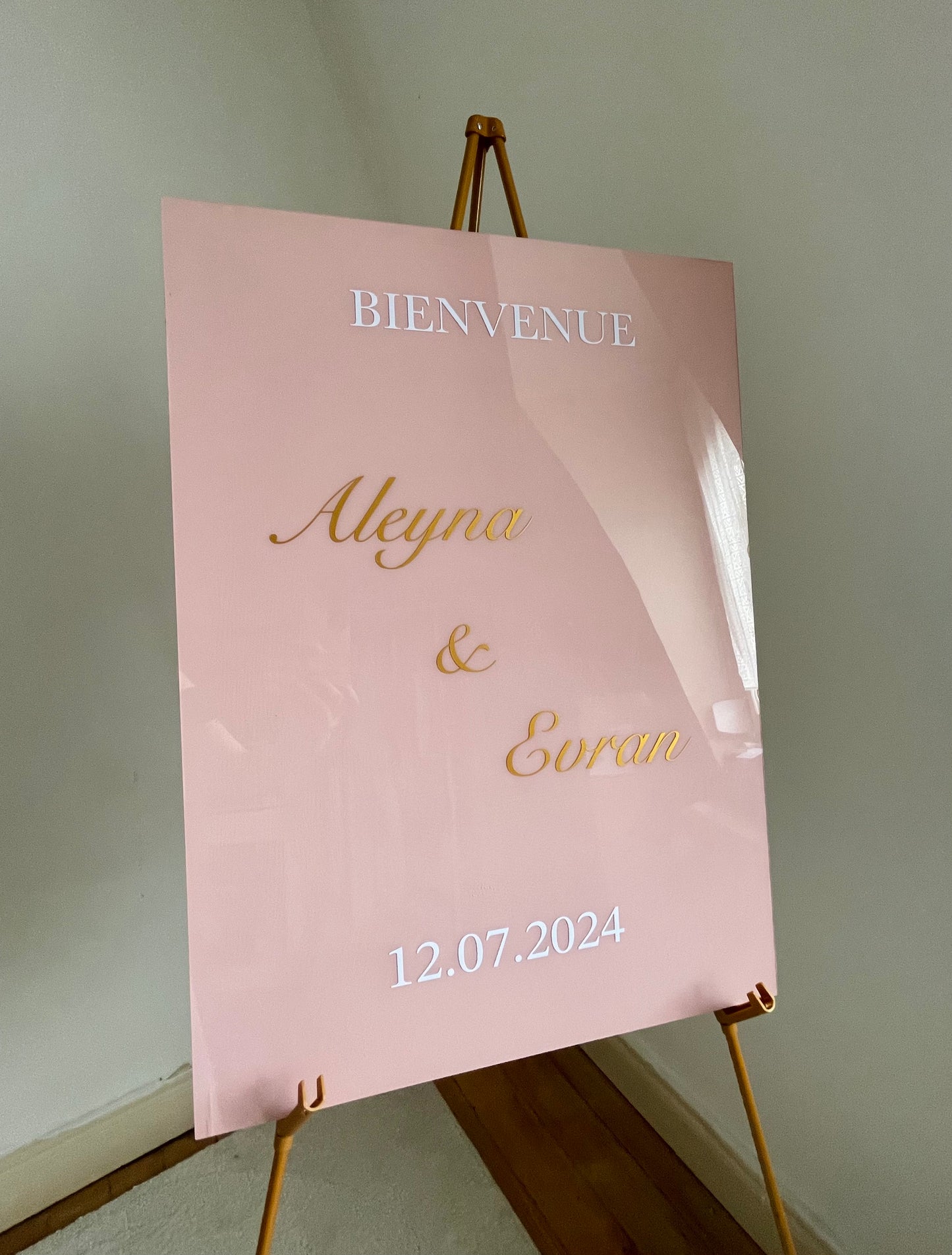 Panneau de bienvenue personnalisé en plexiglass | Modèle Farah ✨